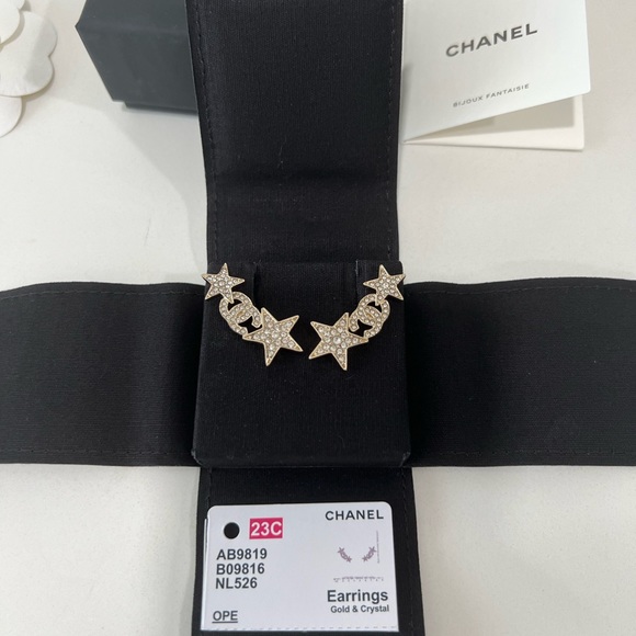 Chanel Earrings - Picture 4 of 9